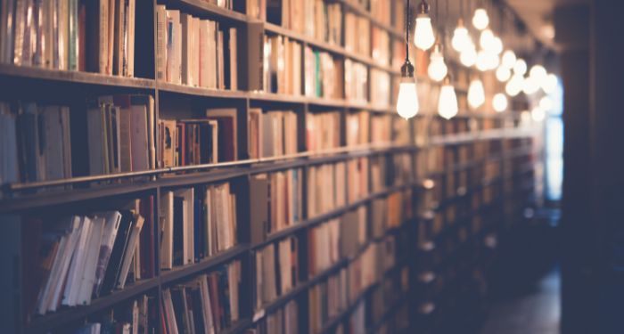 8 amazing books set in libraries