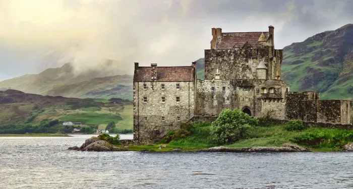 8 Historical Fiction Novels Set in Scotland