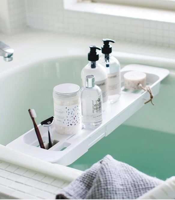 Plastic bath caddy