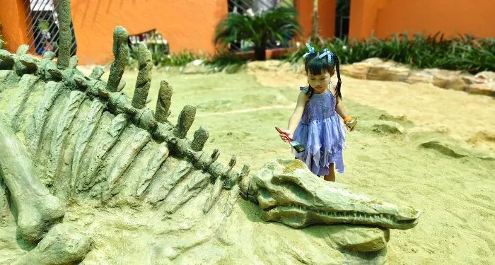 RAWR!: The Best New Dinosaur Books for Little Paleontologists